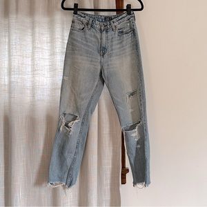 Abercrombie Distressed Girlfriend Jean 25